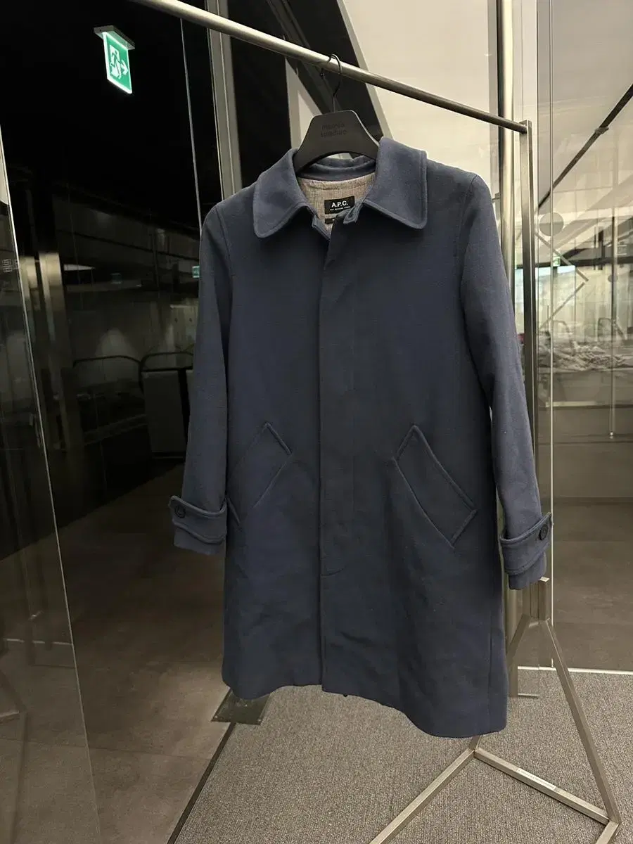 A.P.C 아페쎄 네이비 여성 싱글 코트